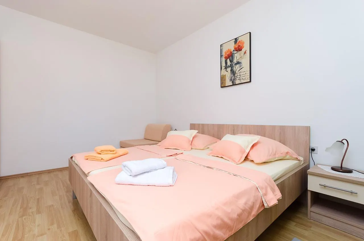 Apartment Branko Lopar