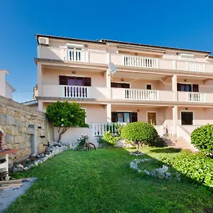 Apartman Dragan, Lopar
