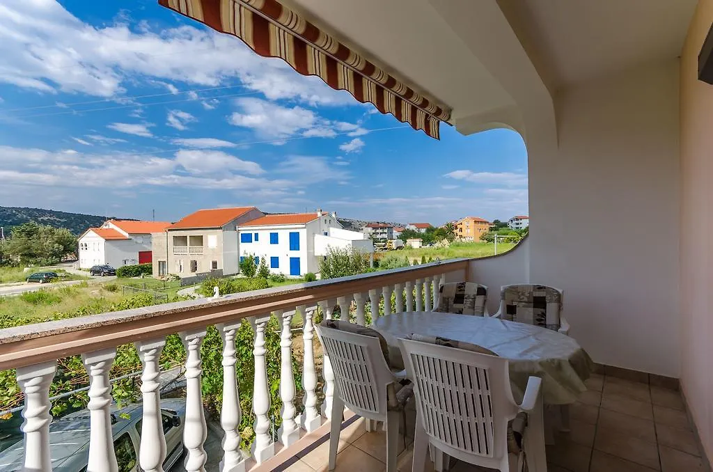 Apartment Branko Lopar
